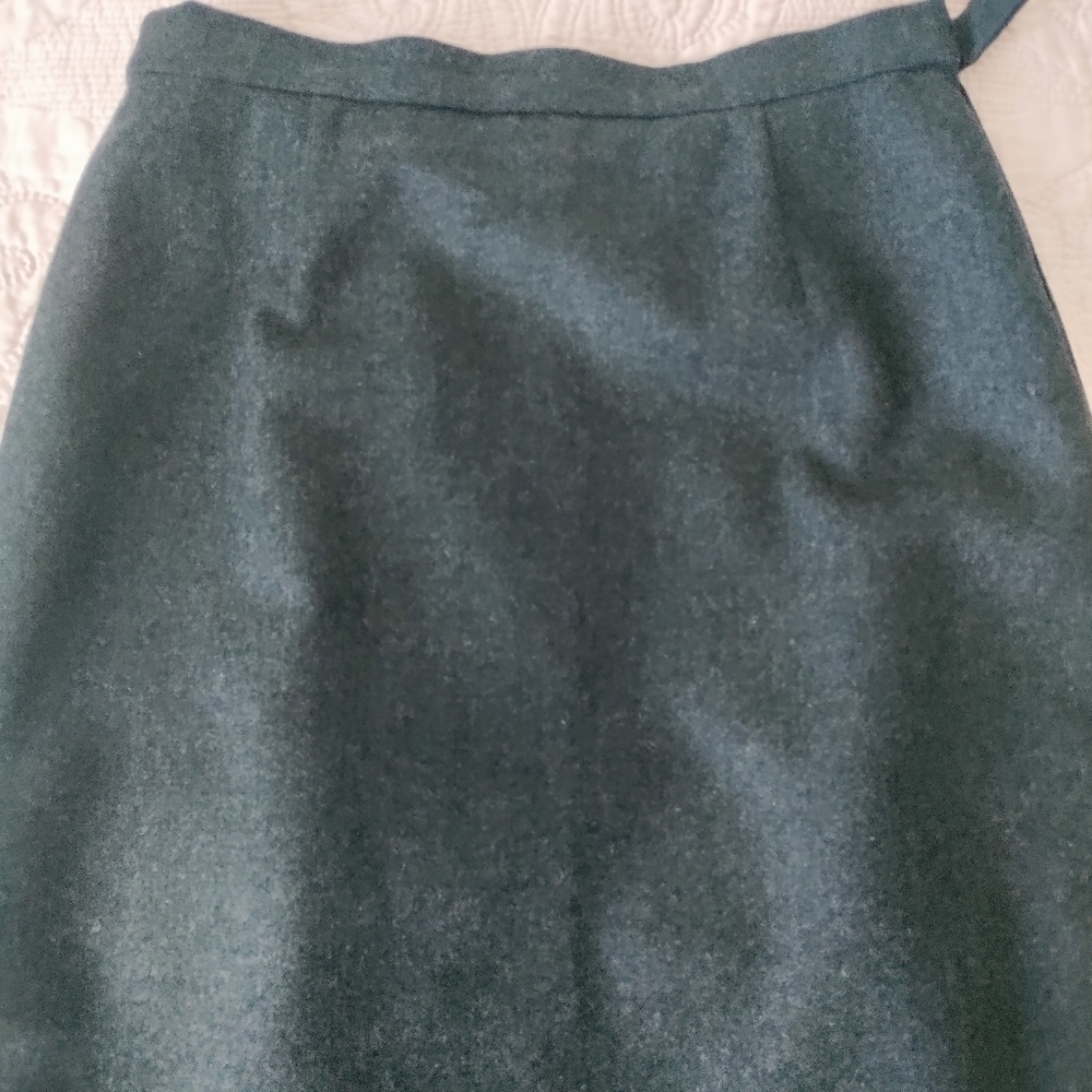 𝅺vintage Burberry gray 100% wool midi skirt size S - Picture 4 of 9